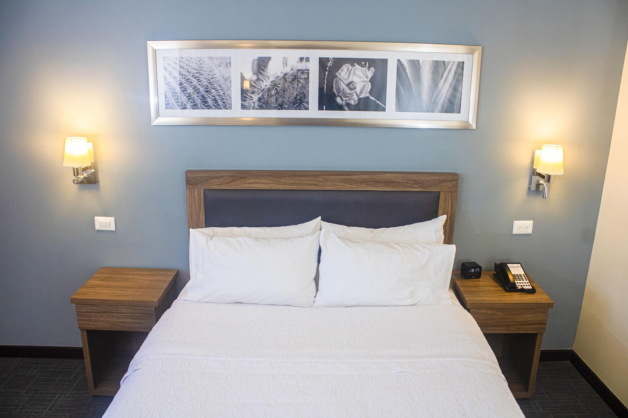 Hampton Inn & Suites By Hilton Salamanca Bajio Eksteriør billede