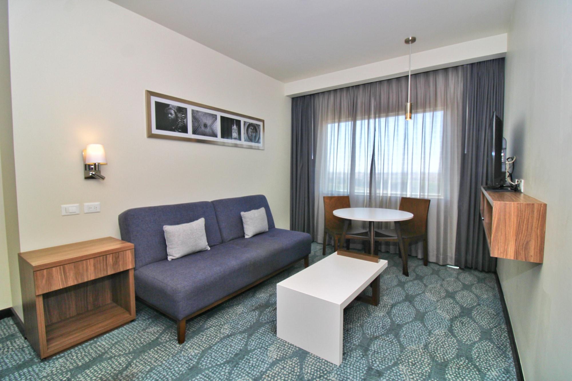 Hampton Inn & Suites By Hilton Salamanca Bajio Eksteriør billede