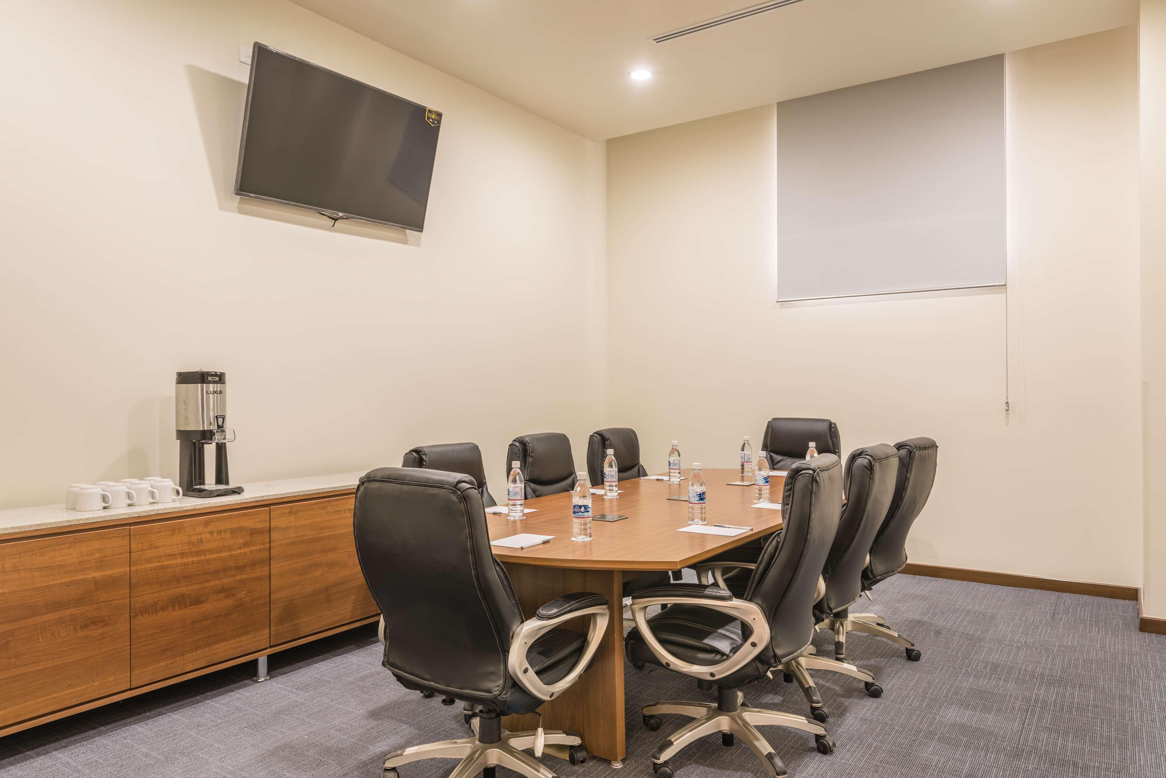 Hampton Inn & Suites By Hilton Salamanca Bajio Eksteriør billede