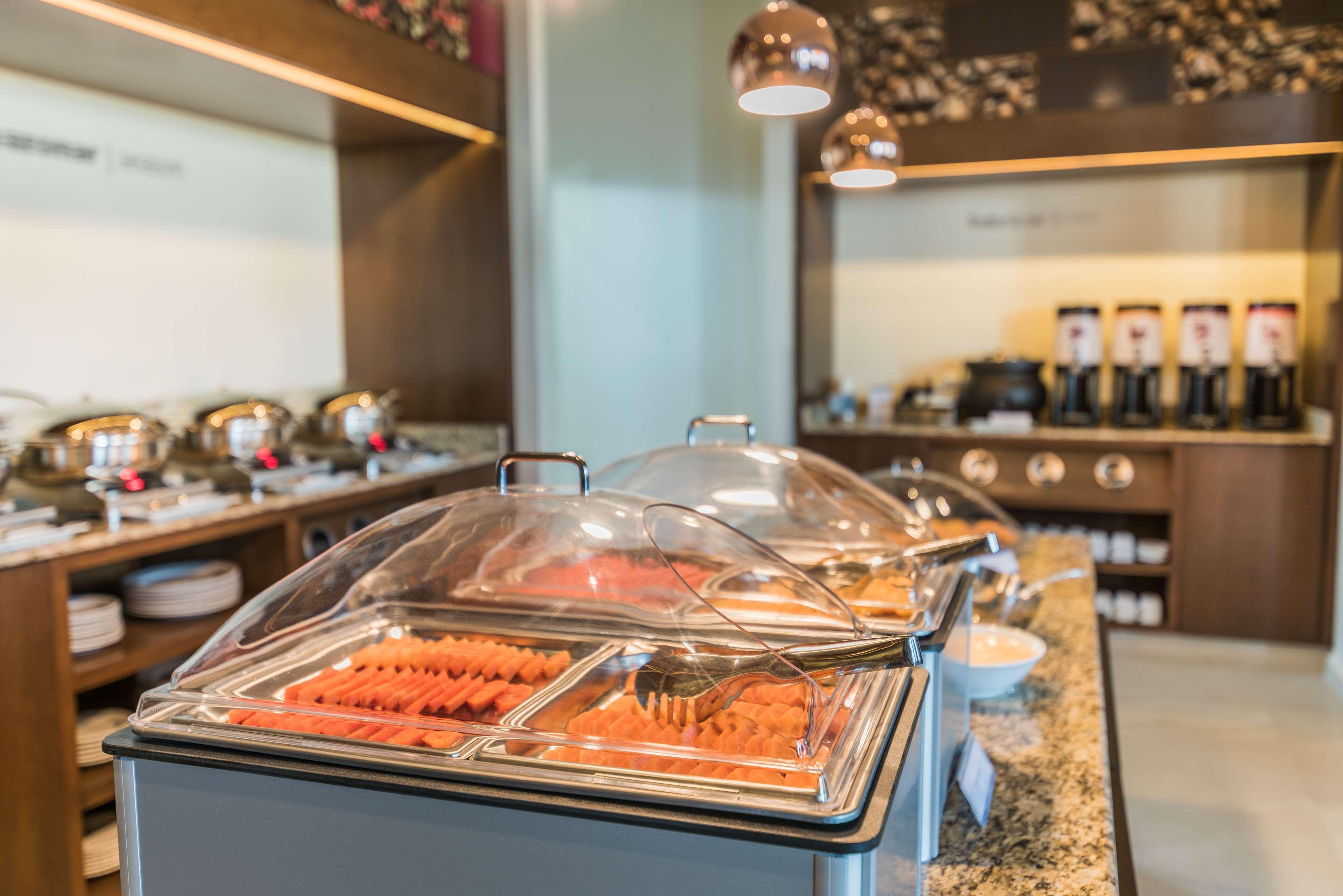Hampton Inn & Suites By Hilton Salamanca Bajio Eksteriør billede