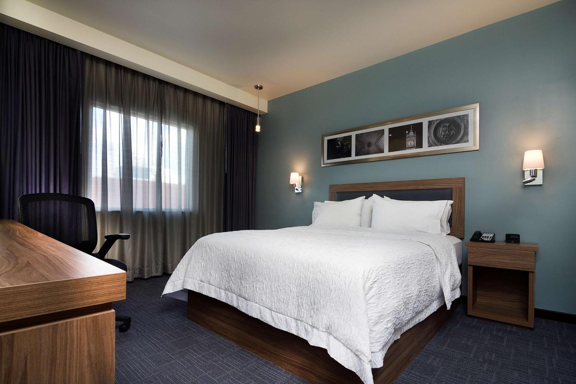 Hampton Inn & Suites By Hilton Salamanca Bajio Eksteriør billede