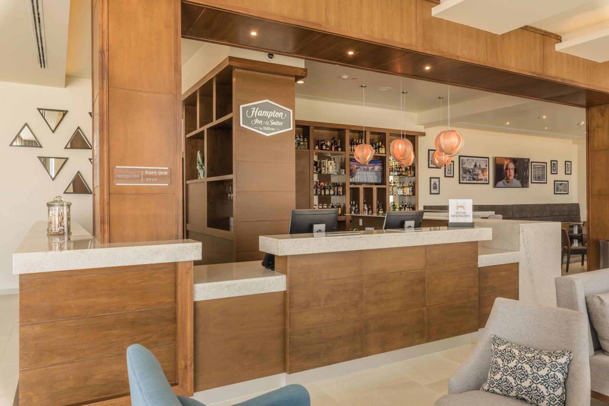 Hampton Inn & Suites By Hilton Salamanca Bajio Eksteriør billede