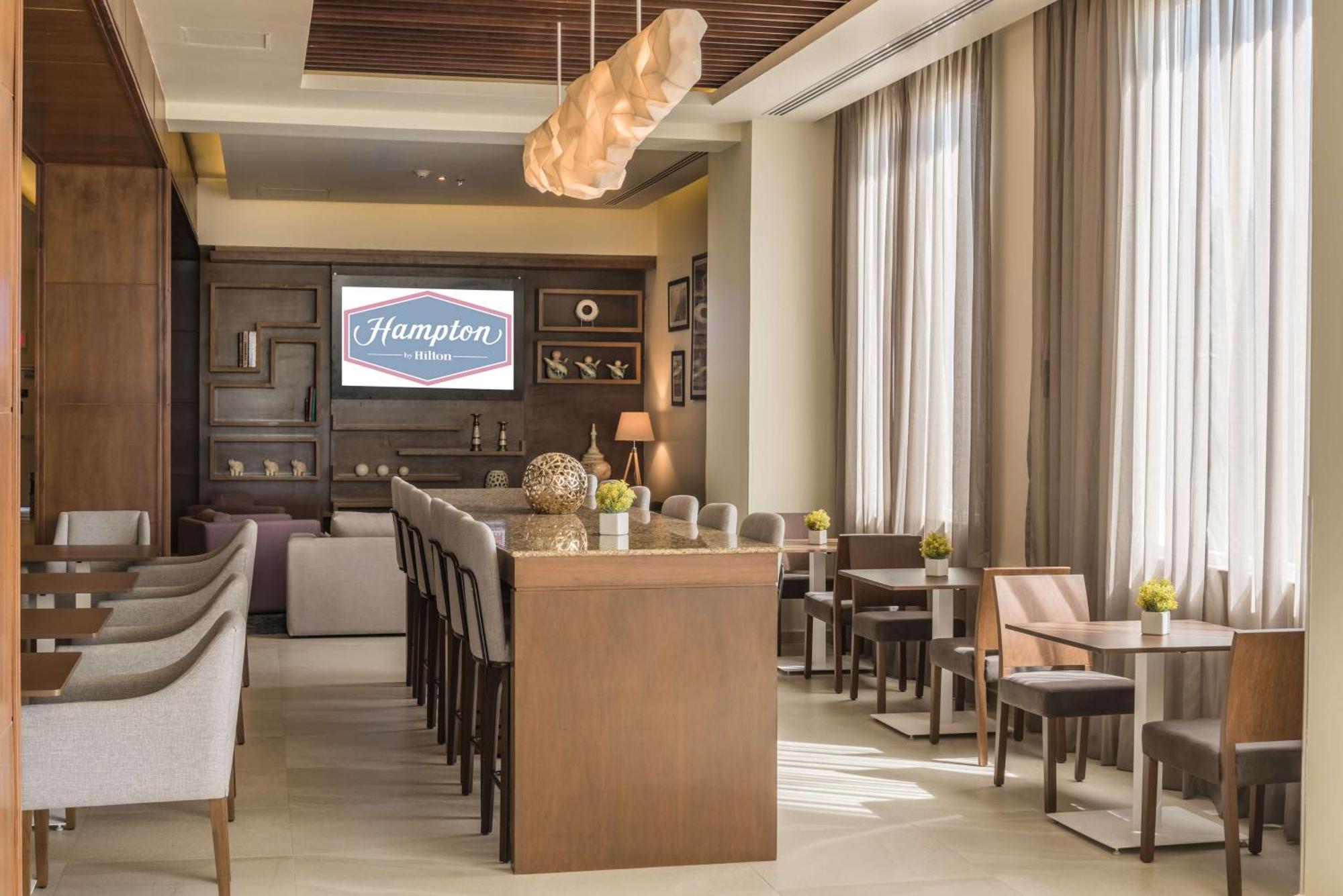 Hampton Inn & Suites By Hilton Salamanca Bajio Eksteriør billede