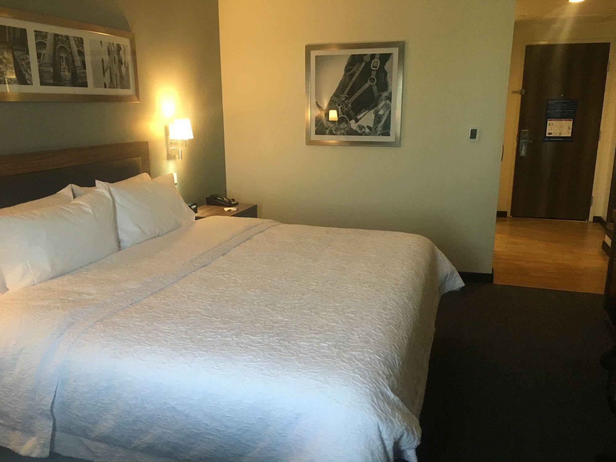 Hampton Inn & Suites By Hilton Salamanca Bajio Eksteriør billede